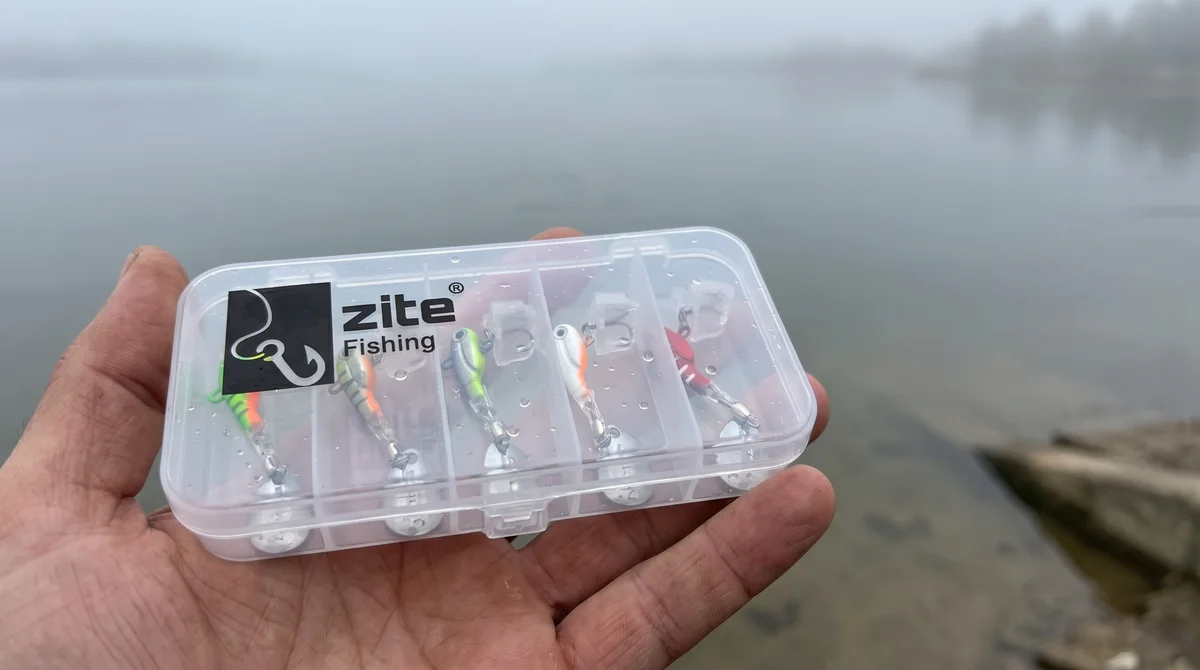 Zite Fishing Jigspinner Set Neon S 5g – 5 Farben für Barsch & Forelle inkl. Tackle-Box - Detaillierte Übersicht