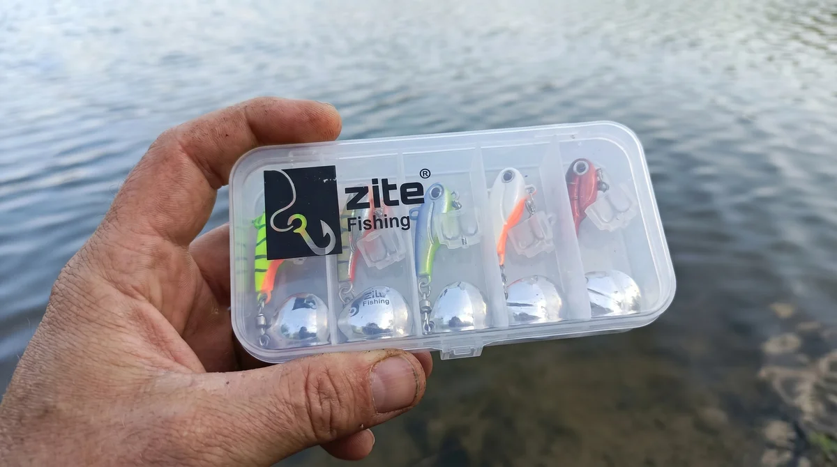 Zite Fishing Jigspinner Set Neon M 15g – 5 Köder im Set mit Köderbox - Detaillierte Übersicht