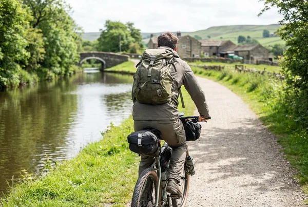 Angelkoffer Rucksack: Welcher ist der beste für Angler? in der Praxis