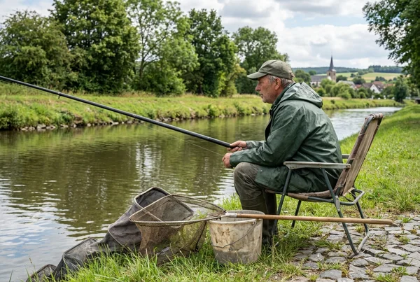 Weißfische fangen am kanal ohne teure rolle und ausrüstung in der Praxis