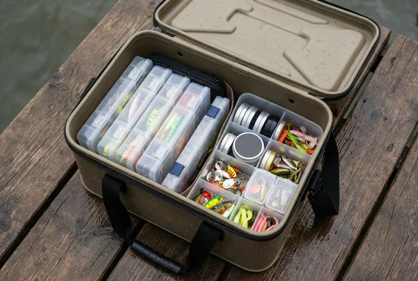 Wie forellenköder tasche wasserdicht und ordentlich organisieren – Detailansicht