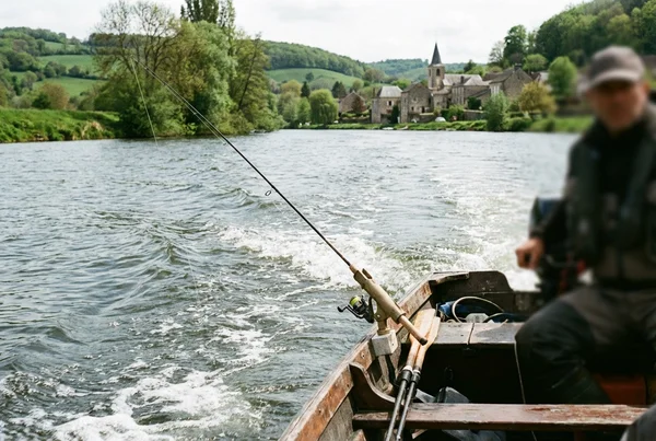 Wie rutenhalter am boot sicher montieren schritt für schritt in der Praxis