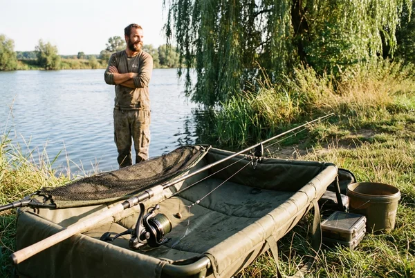 Wie Angelknoten richtig binden damit sie nicht reißen in der Praxis