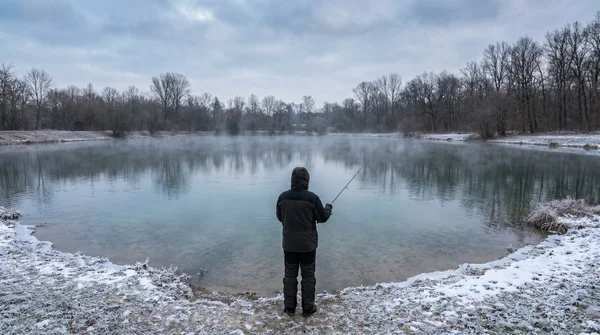 Spoon Angeln im Winter: So fängst du Forellen bei Eis und Kälte