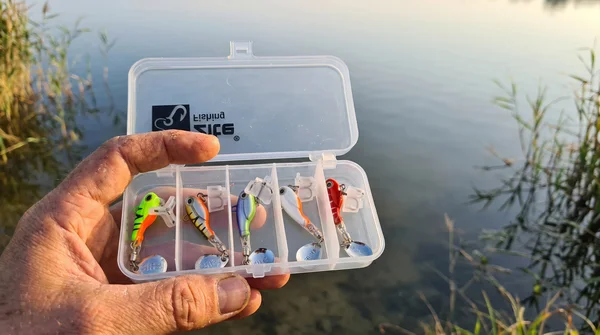 Zite Fishing Jigspinner Set Neon S 10g – 5 Köder mit Köderbox für Barsch, Forelle & Zander_auswahl1