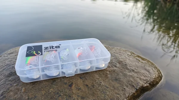 Zite Fishing Jigspinner Set Neon L 15g – 5 Stück mit Tackle-Box Zander Barsch Hecht_auswahl1