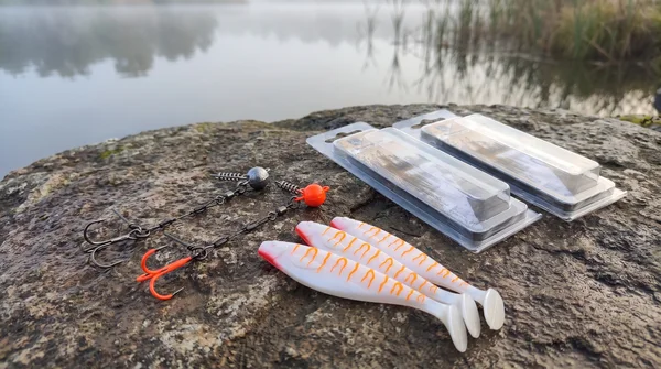 Zite Fishing Hechtsysteme mit Gummiköder Set – 2x Single Hook (UV & Natur) + 3x Balzer Shirasu Shad Albino 13cm_auswahl1