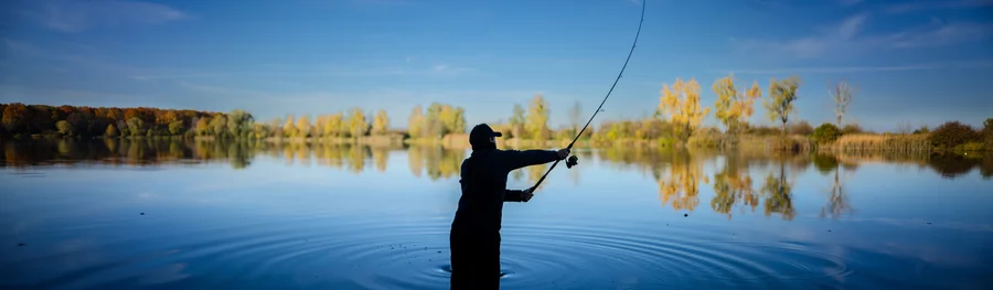 Angler im Drill am Fluss — die Bestseller von Zite Fishing